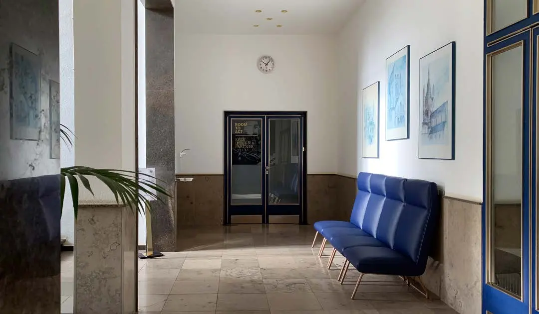 Foyer mit Wartebereich